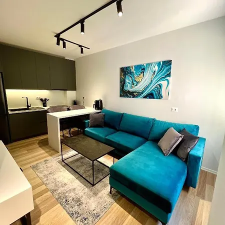 Center Of - Apartment *