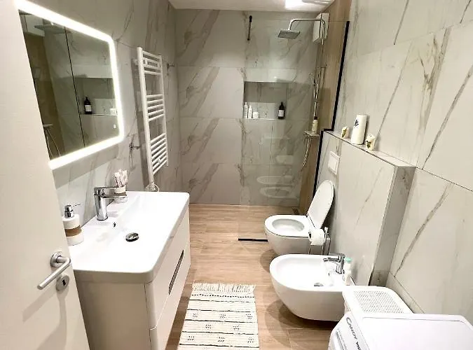 Center Of - Apartamento *